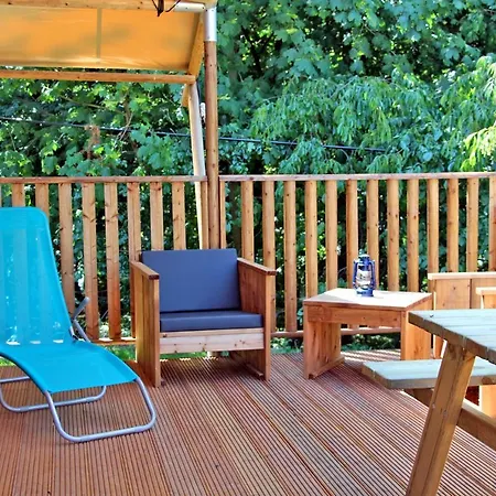 Safarizelte Κάμπινγκ *